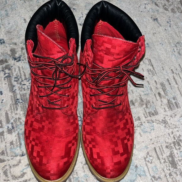Limited edition red checkered board timberlands - Picture 4 of 14
